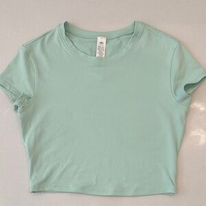 Small ALO Yoga Alosoft Finesse Spearmint Green Crop Top Short Sleeve